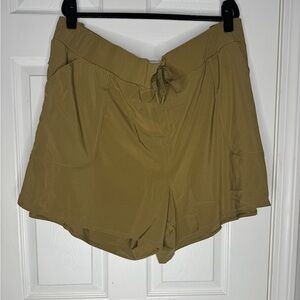 ALL IN MOTION NWT Woman’s Olive Green Drawstring Shorts Size 4XL Athletic